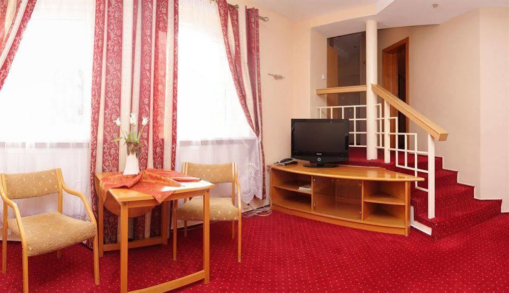 Hotel Wiktoria Шклярска Поремба Екстериор снимка