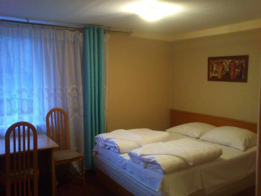 Hotel Wiktoria Шклярска Поремба Екстериор снимка